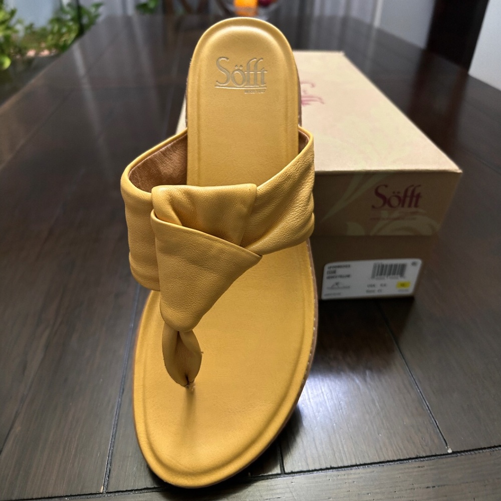 New in Box. Sofft Yellow Women Essie Flip Flop